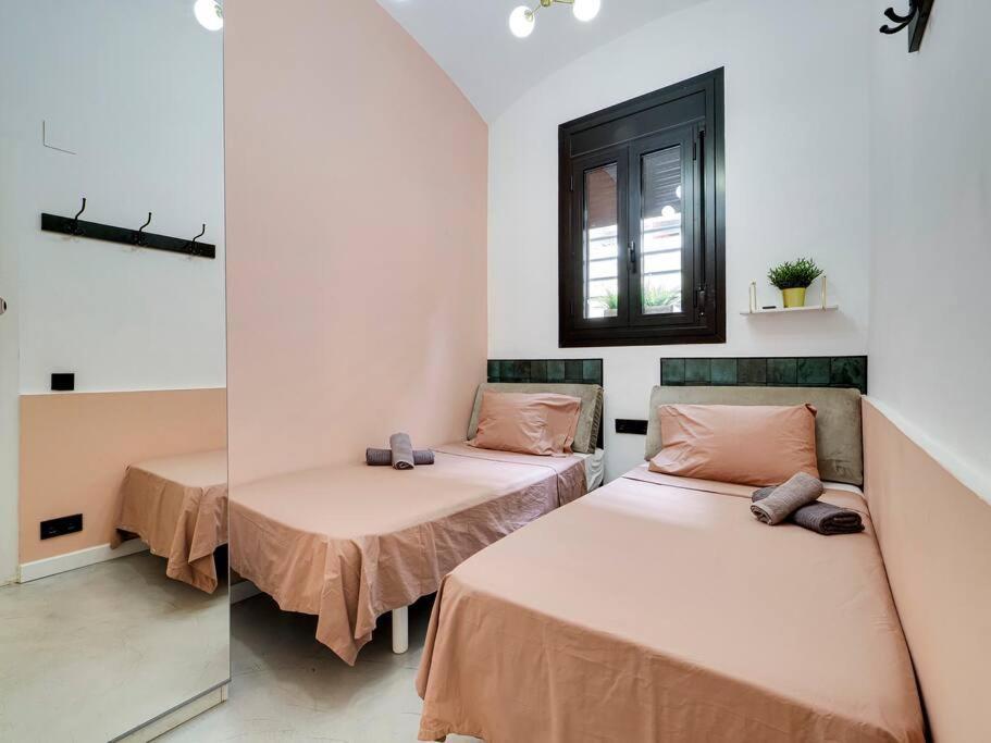 Casa Maria Townhouse- Terrace-4 Bedrooms L’Hospitalet de Llobregat Exterior foto