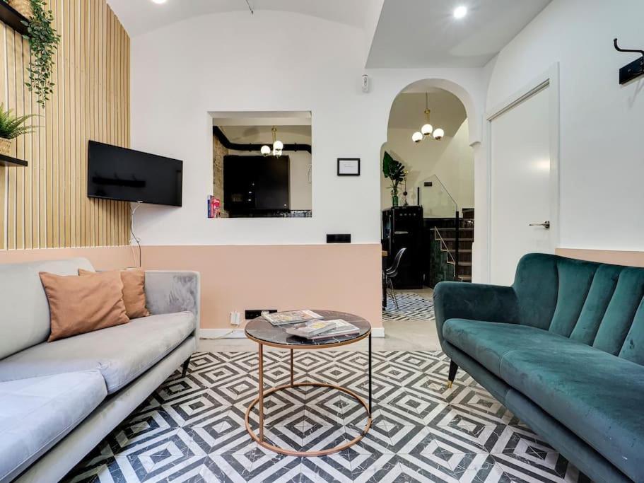 Casa Maria Townhouse- Terrace-4 Bedrooms L’Hospitalet de Llobregat Exterior foto